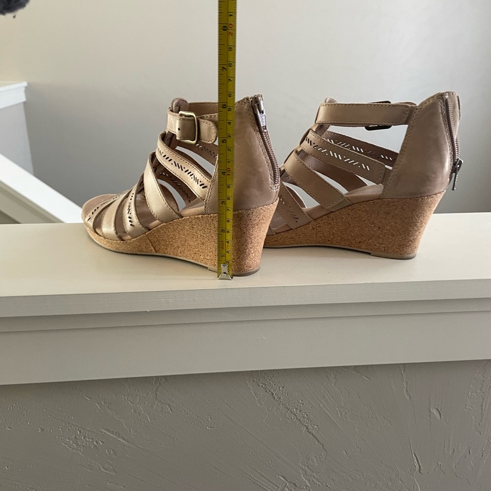 Earth Woodland Sunny Light Pecan/Taupe 8M